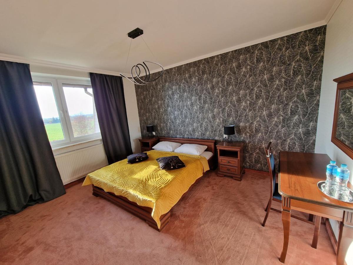 Hotel Podroznik Koszuty 外观 照片