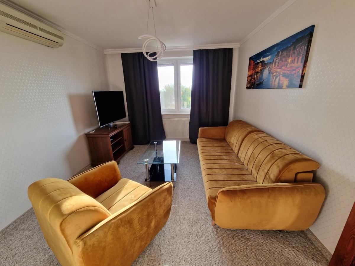 Hotel Podroznik Koszuty 外观 照片