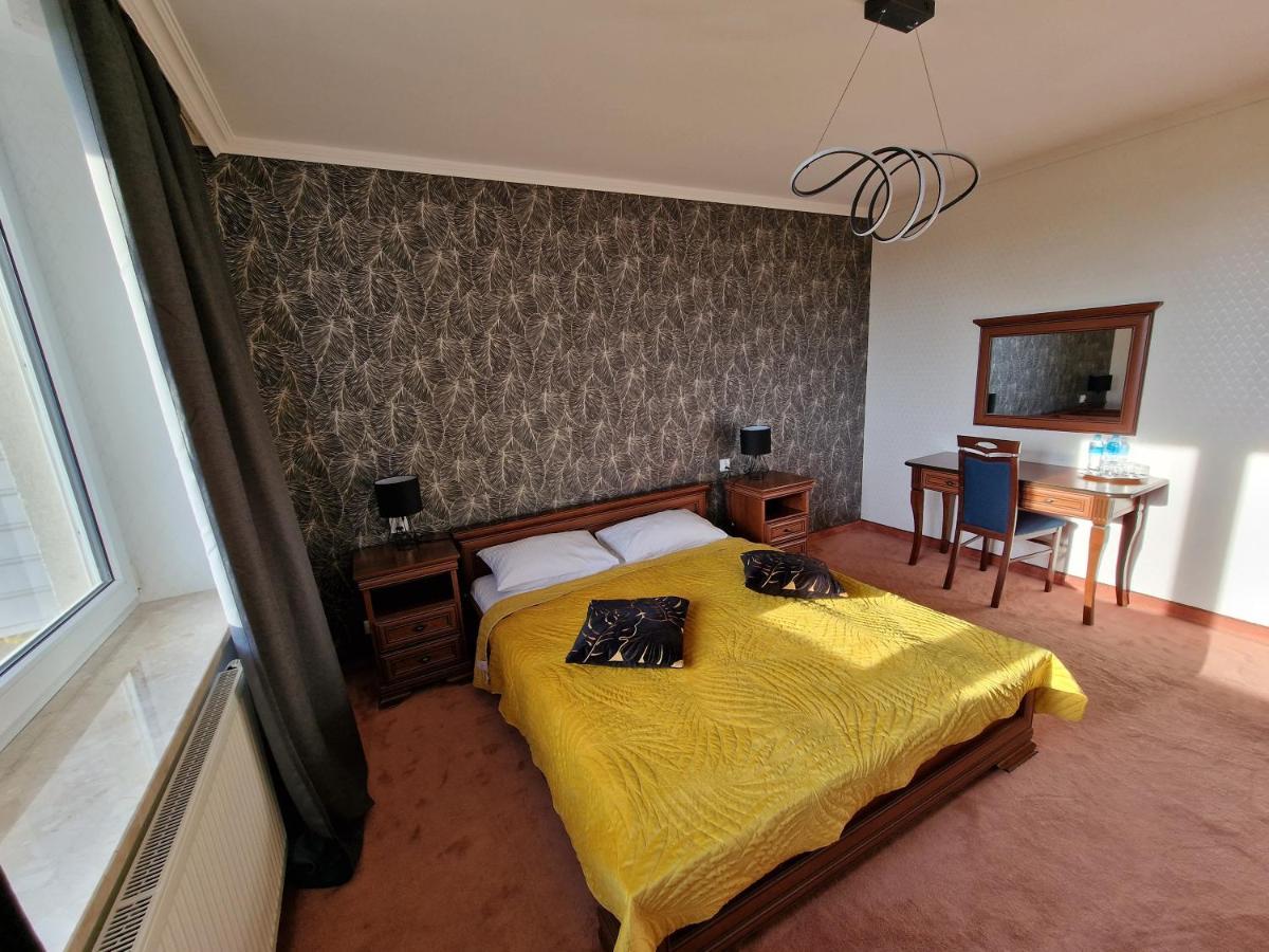 Hotel Podroznik Koszuty 外观 照片
