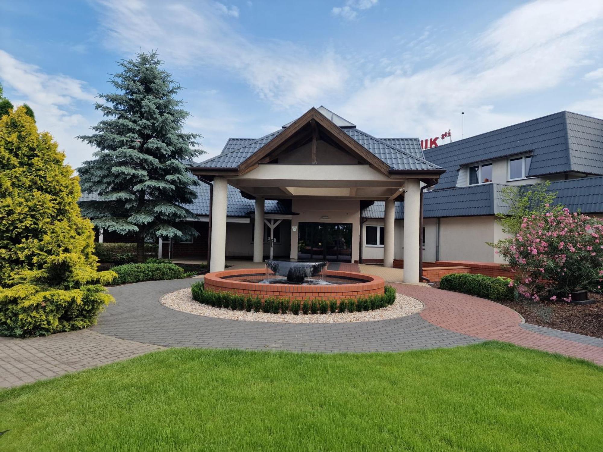 Hotel Podroznik Koszuty 外观 照片