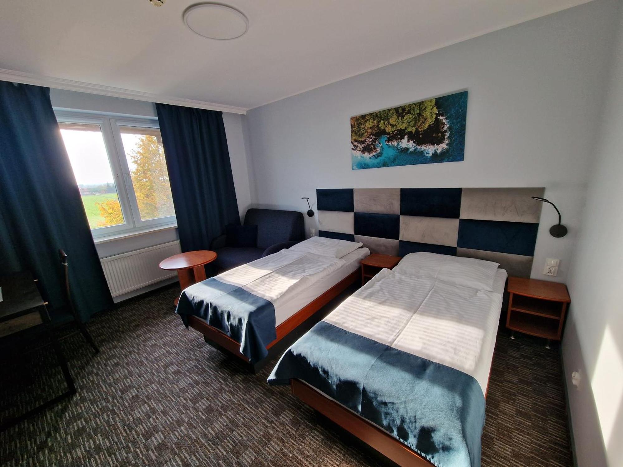 Hotel Podroznik Koszuty 外观 照片