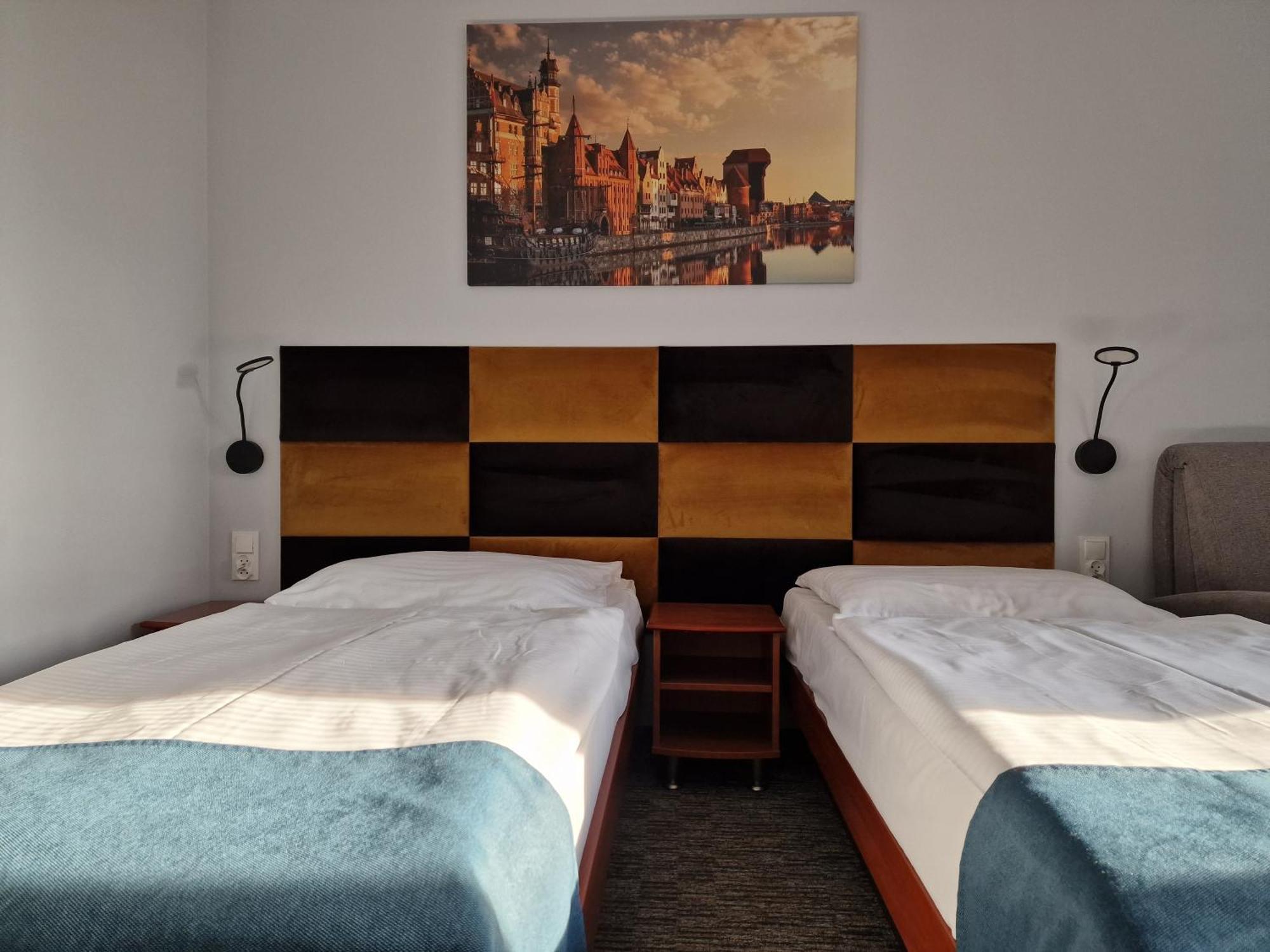 Hotel Podroznik Koszuty 外观 照片