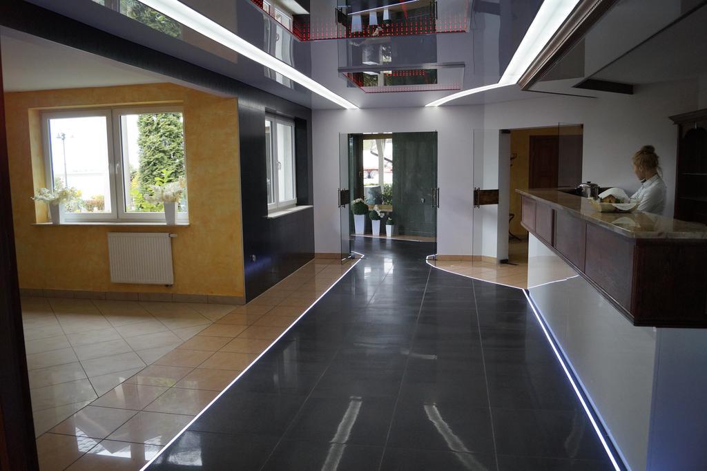 Hotel Podroznik Koszuty 外观 照片