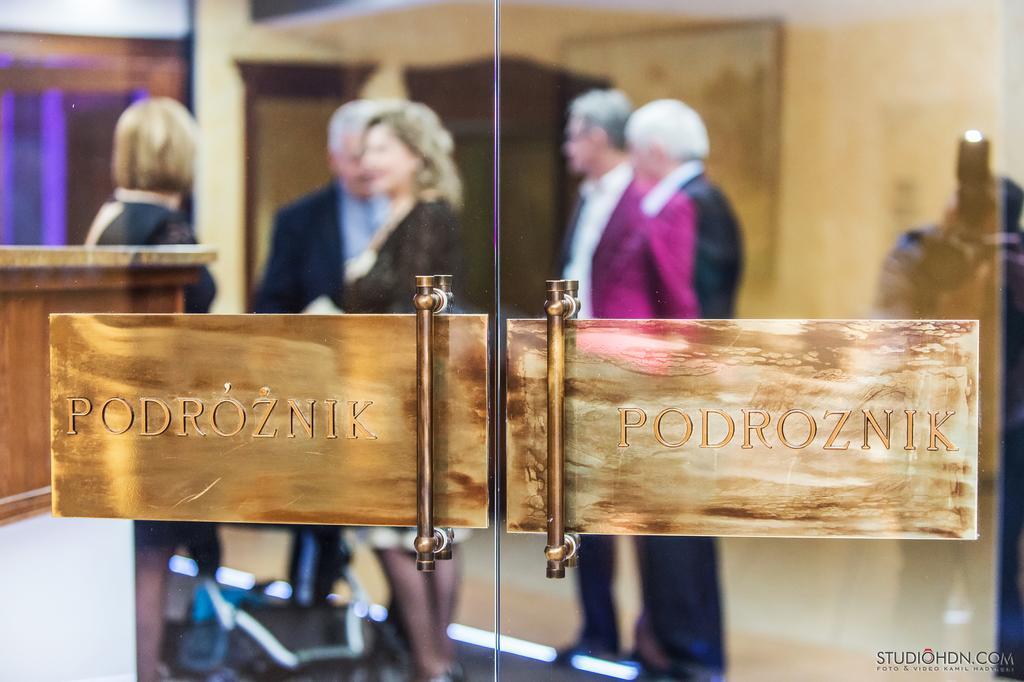 Hotel Podroznik Koszuty 外观 照片